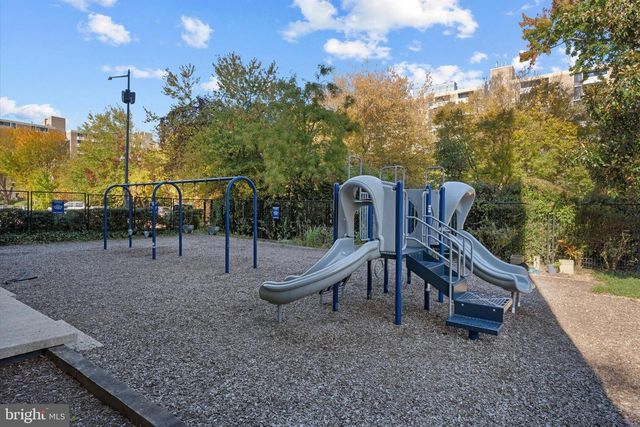 1378 4TH ST SW, Washington, DC 20024