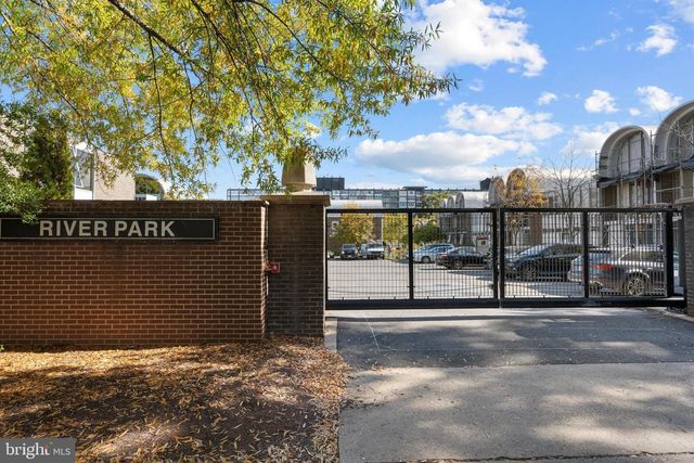 1378 4TH ST SW, Washington, DC 20024