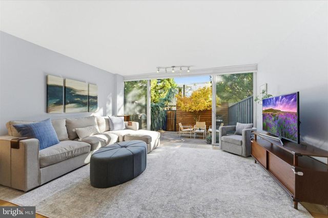 1378 4TH ST SW, Washington, DC 20024