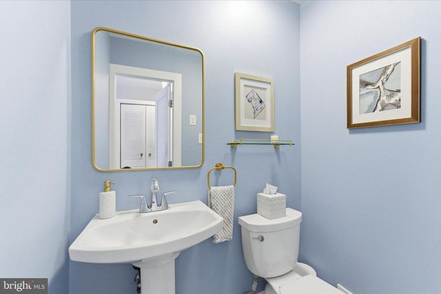 1378 4TH ST SW, Washington, DC 20024