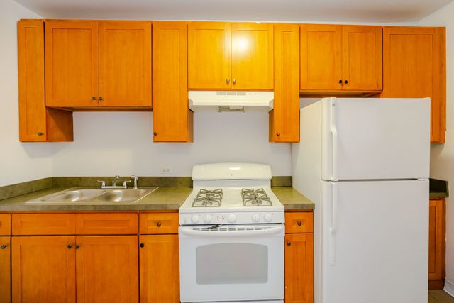 5104 W 18th Street 1M, Cicero, IL 60804