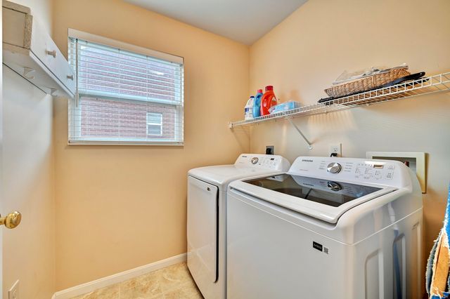 2736 Coachlight Lane, Burlington, KY 41005