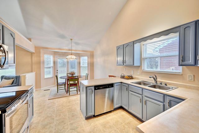 2736 Coachlight Lane, Burlington, KY 41005