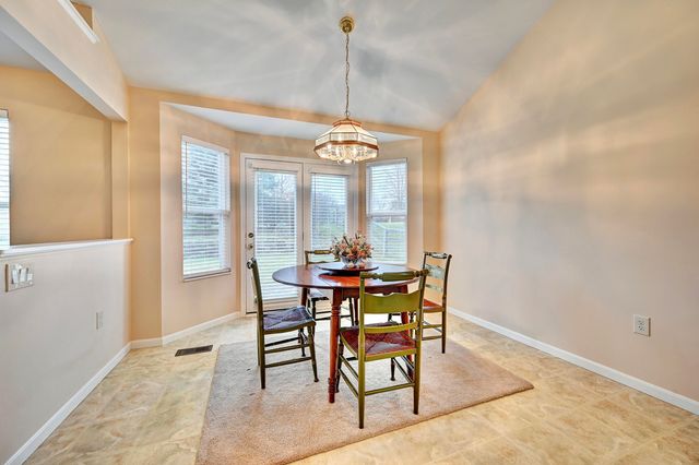 2736 Coachlight Lane, Burlington, KY 41005