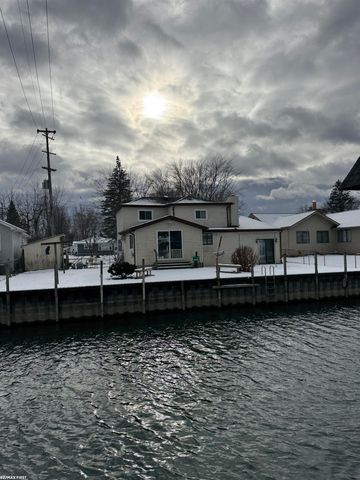 710 Ruskin Avenue, Algonac, MI 48001