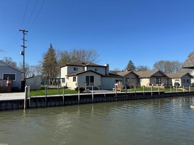 710 Ruskin Avenue, Algonac, MI 48001