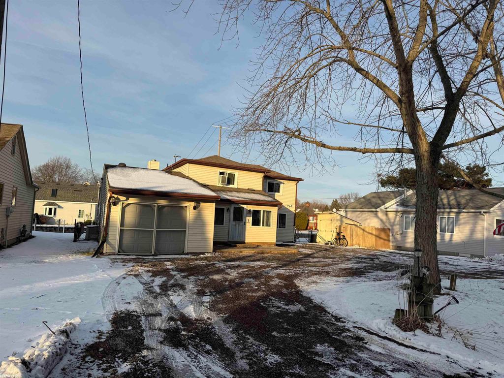 710 Ruskin Avenue, Algonac, MI 48001