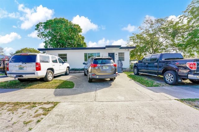 2546 Coolidge St, Hollywood, FL 33020