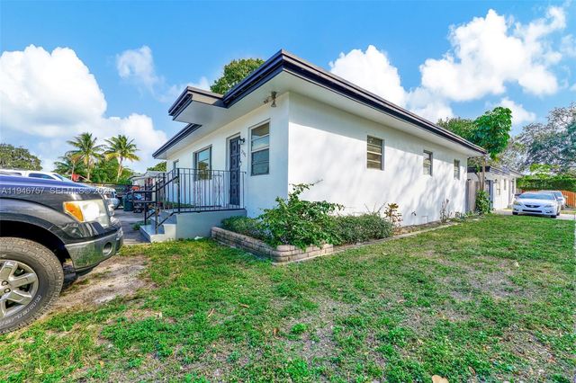 2546 Coolidge St, Hollywood, FL 33020