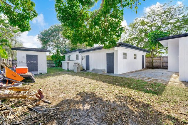 2546 Coolidge St, Hollywood, FL 33020