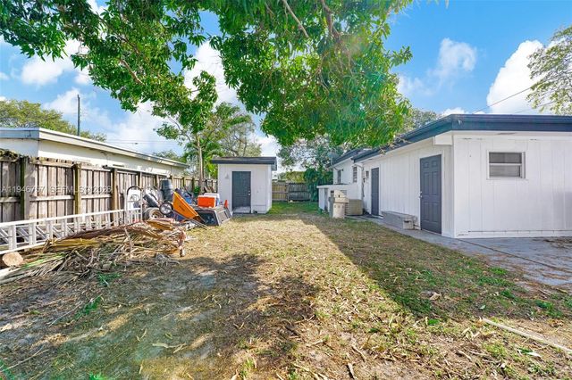 2546 Coolidge St, Hollywood, FL 33020