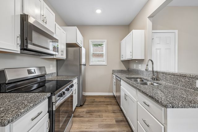 539 9th St, Clarksville, TN 37040