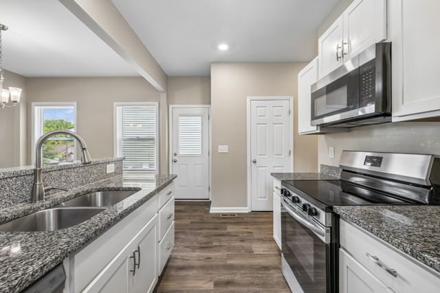 539 9th St, Clarksville, TN 37040