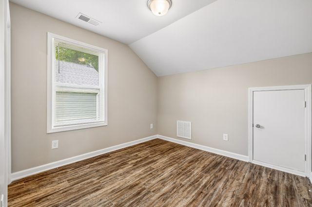 539 9th St, Clarksville, TN 37040