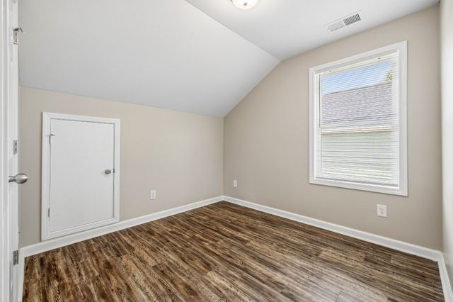 539 9th St, Clarksville, TN 37040