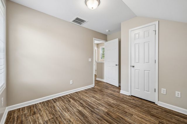 539 9th St, Clarksville, TN 37040