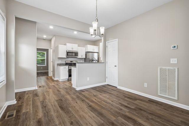 539 9th St, Clarksville, TN 37040