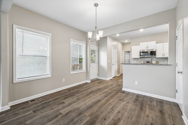 539 9th St, Clarksville, TN 37040