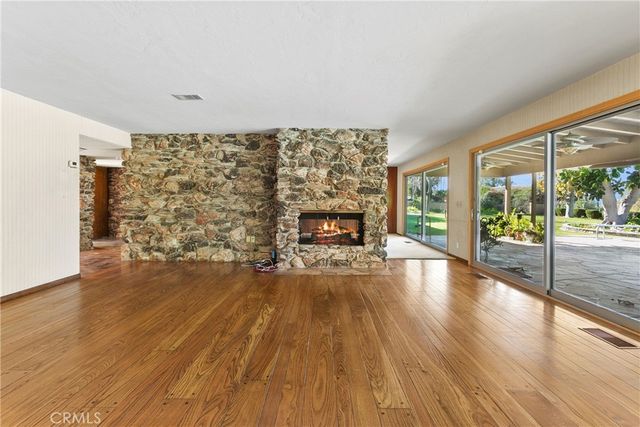 1501 La Loma, North Tustin, CA 92705