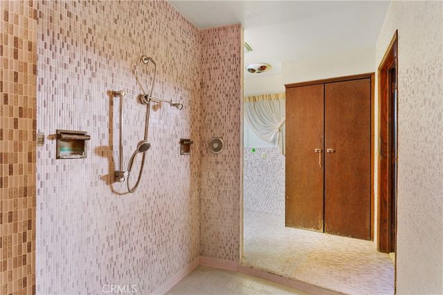 1501 La Loma, North Tustin, CA 92705