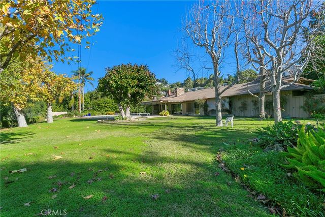 1501 La Loma, North Tustin, CA 92705