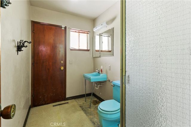 1501 La Loma, North Tustin, CA 92705