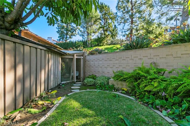 1501 La Loma, North Tustin, CA 92705