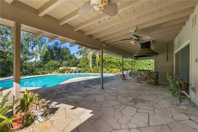 1501 La Loma, North Tustin, CA 92705