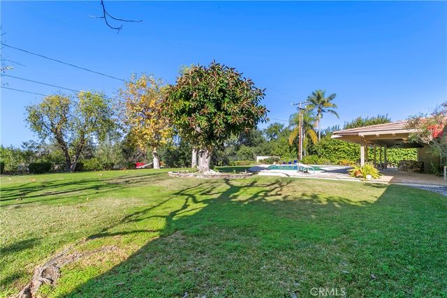 1501 La Loma, North Tustin, CA 92705