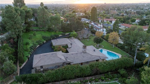 1501 La Loma, North Tustin, CA 92705