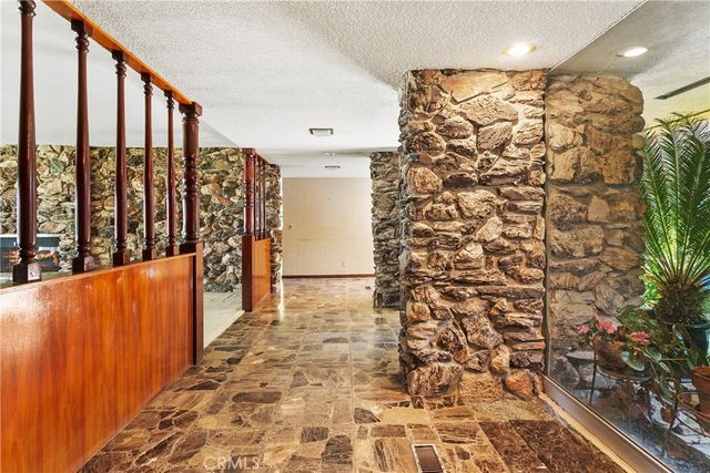 1501 La Loma, North Tustin, CA 92705