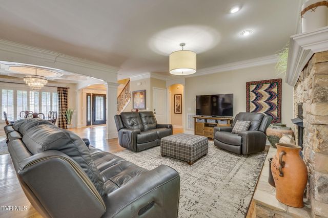 1221 Sussex Drive, Kingsport, TN 37660