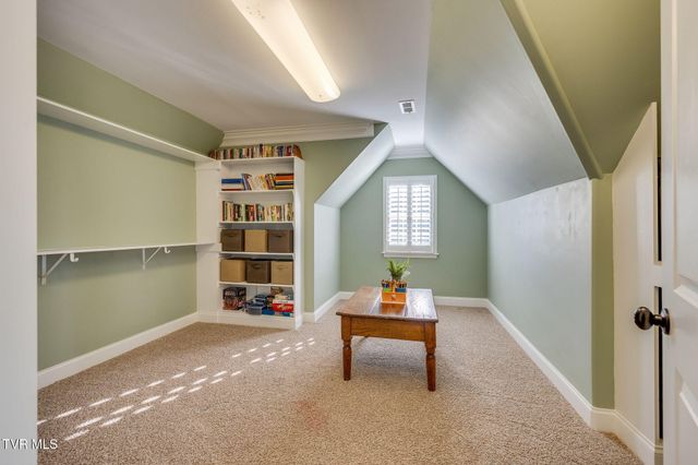 1221 Sussex Drive, Kingsport, TN 37660