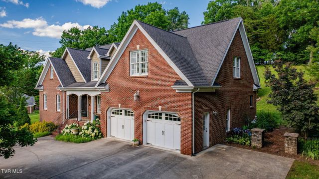 1221 Sussex Drive, Kingsport, TN 37660