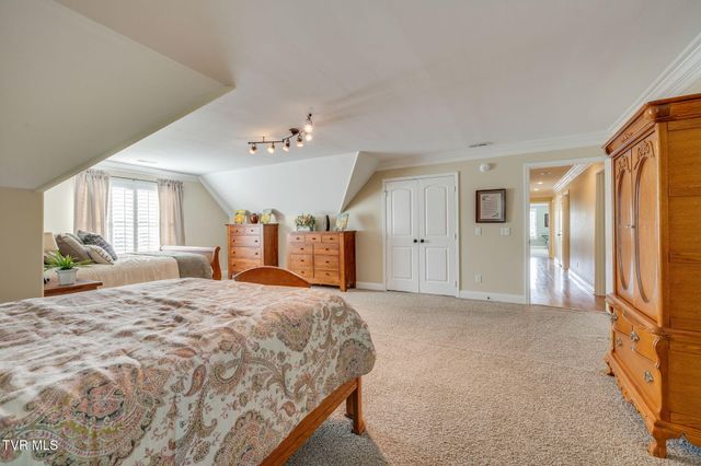 1221 Sussex Drive, Kingsport, TN 37660