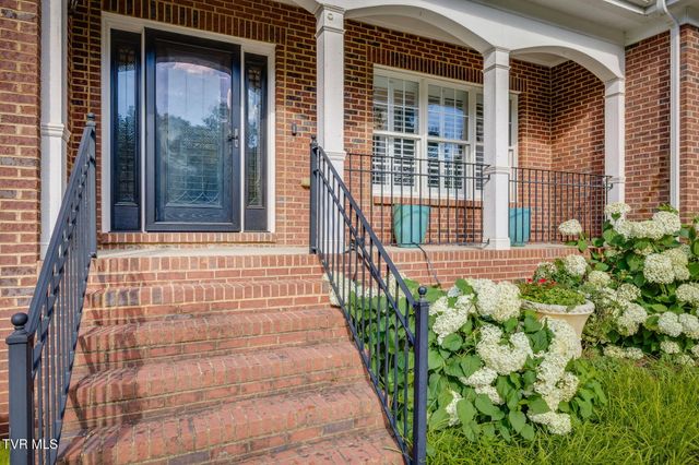 1221 Sussex Drive, Kingsport, TN 37660