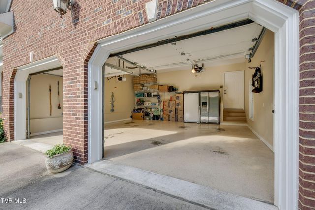 1221 Sussex Drive, Kingsport, TN 37660