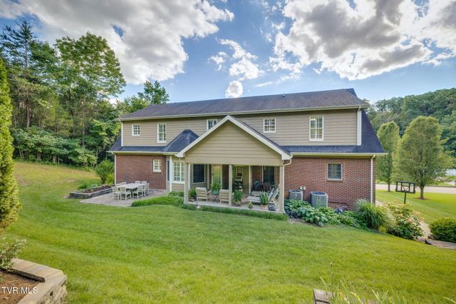 1221 Sussex Drive, Kingsport, TN 37660