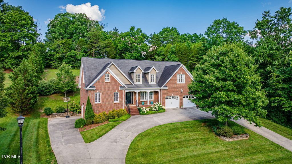 1221 Sussex Drive, Kingsport, TN 37660