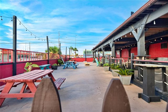 130 E Goodnight Ave E, Aransas Pass, TX 78336
