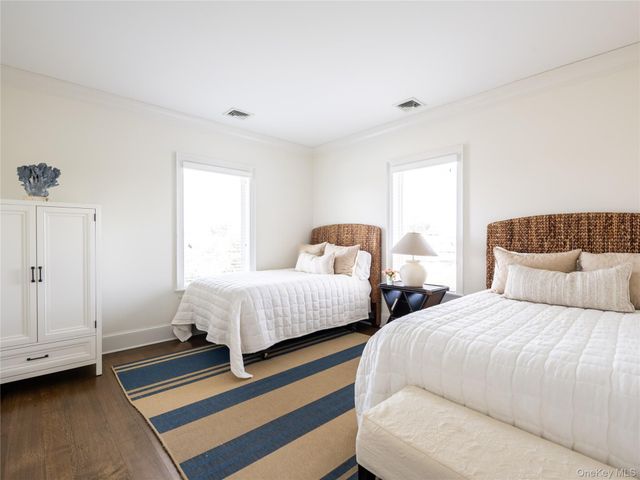 40 Dune Road, Quogue, NY 11959
