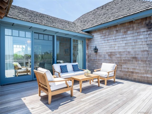 40 Dune Road, Quogue, NY 11959