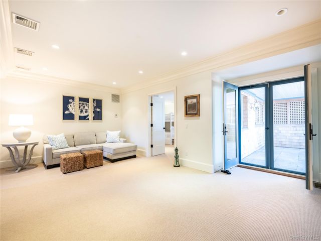 40 Dune Road, Quogue, NY 11959