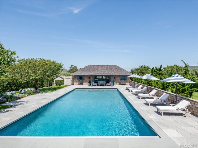 40 Dune Road, Quogue, NY 11959