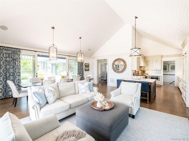 40 Dune Road, Quogue, NY 11959