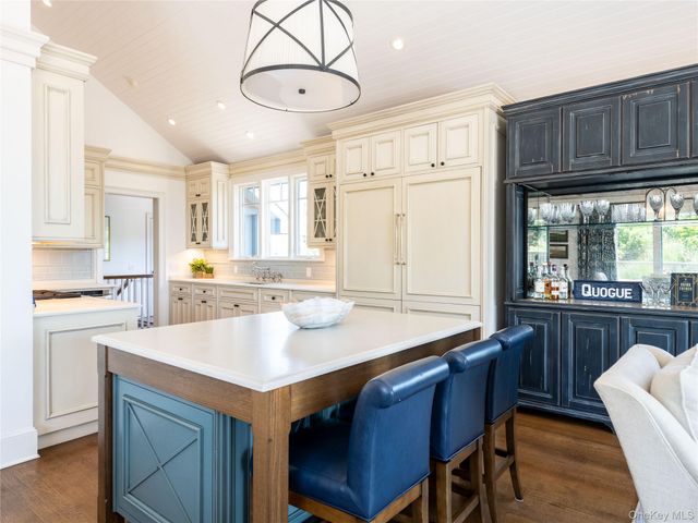 40 Dune Road, Quogue, NY 11959