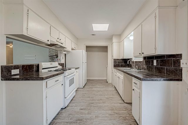610 Bienville Lane, Houston, TX 77015