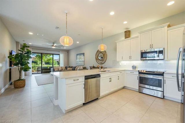 13429 Coronado DR, Naples, FL 34109