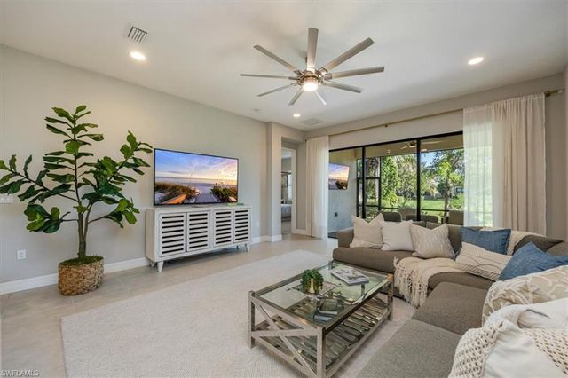 13429 Coronado DR, Naples, FL 34109