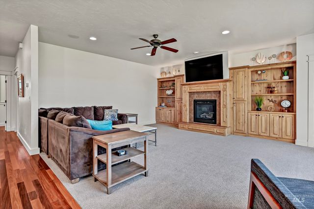 4325 W Long Meadow Dr, Boise, ID 83714